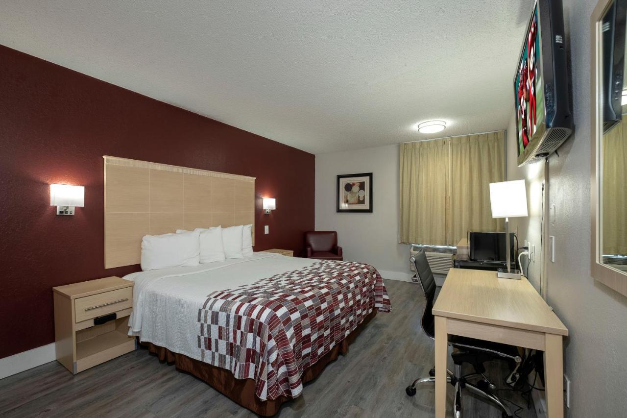 Red Roof Inn Raleigh North-Crabtree Mall-Lenovo Center Екстериор снимка