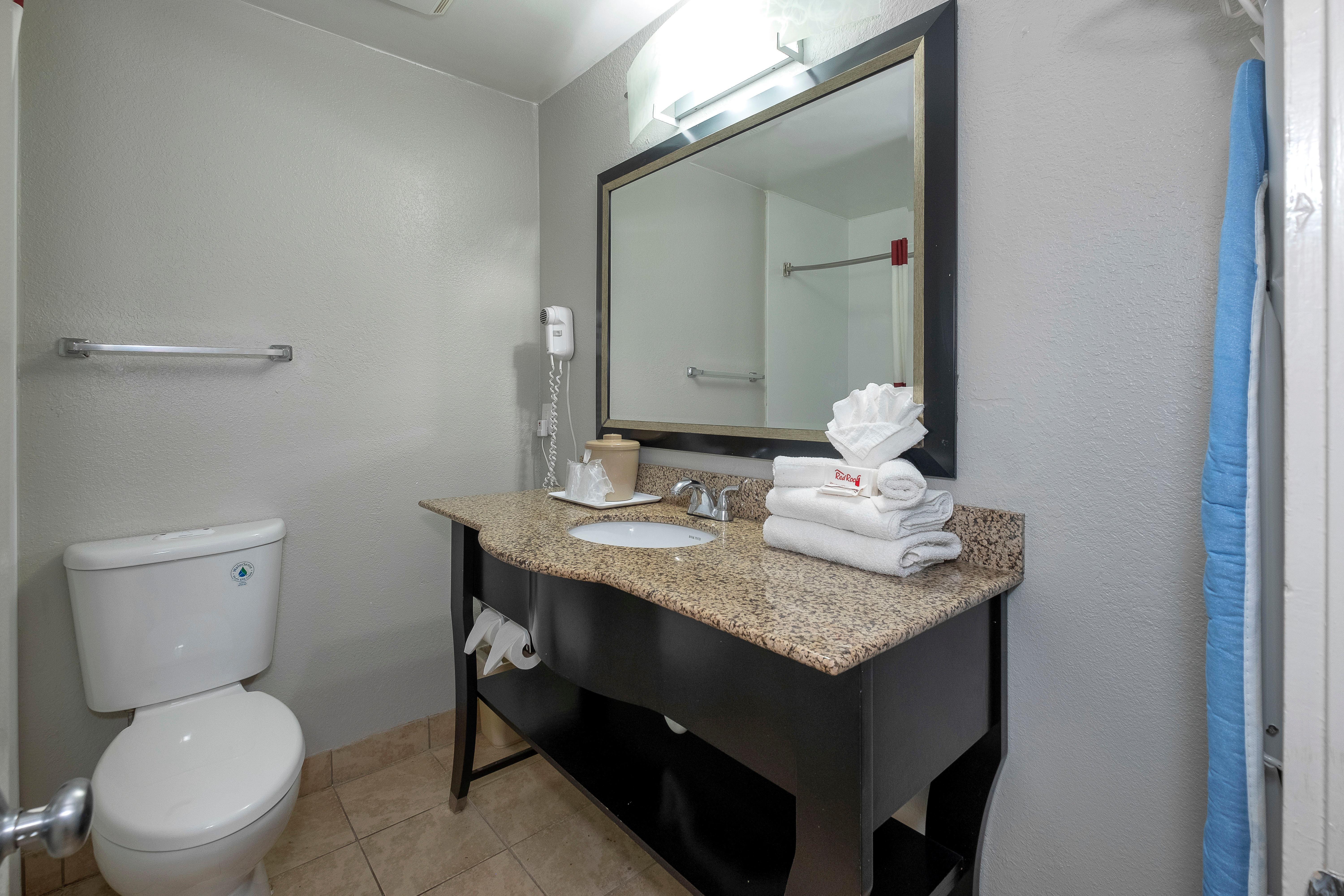 Red Roof Inn Raleigh North-Crabtree Mall-Lenovo Center Екстериор снимка