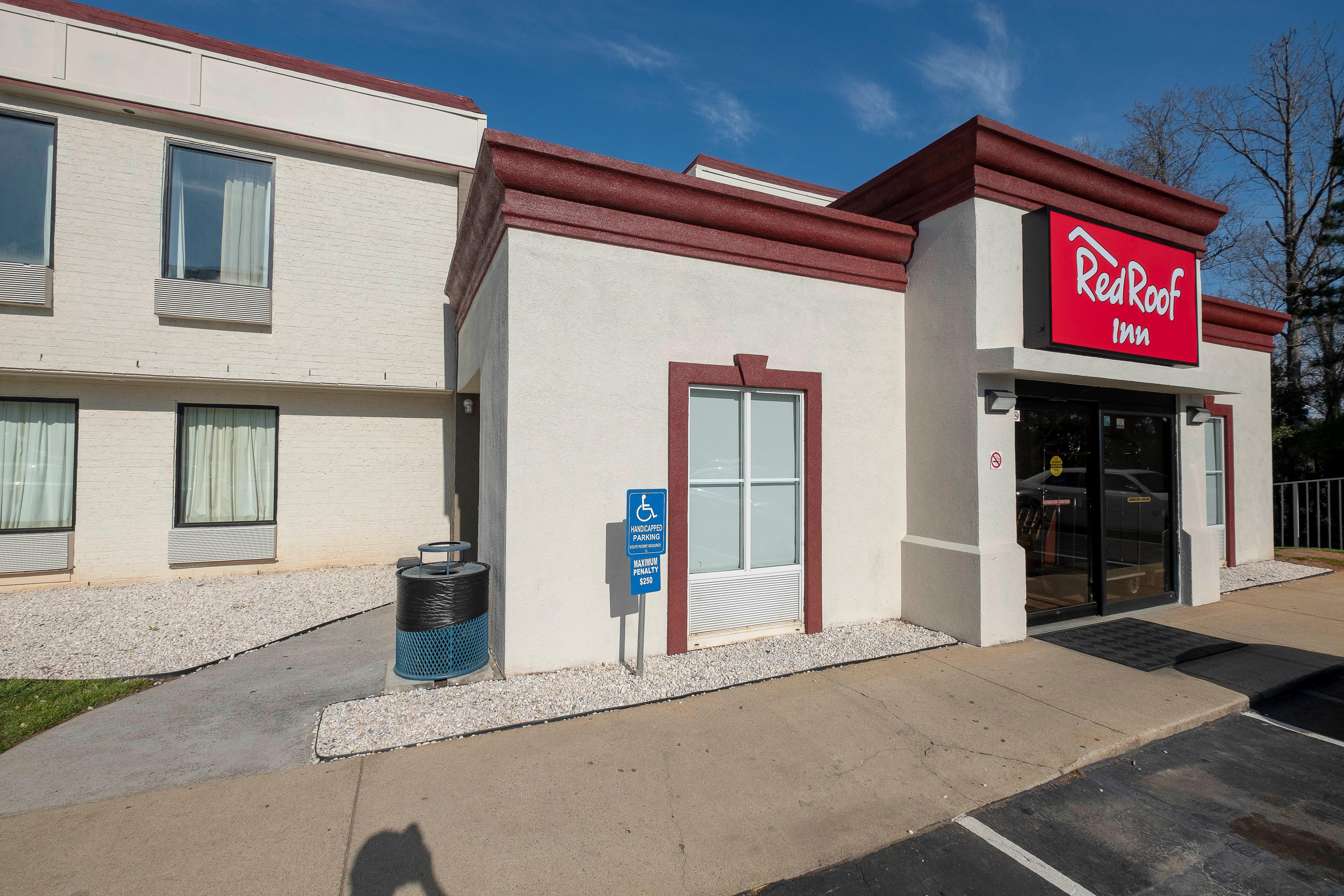 Red Roof Inn Raleigh North-Crabtree Mall-Lenovo Center Екстериор снимка