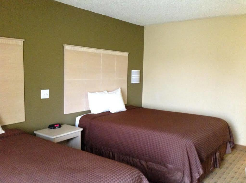 Red Roof Inn Raleigh North-Crabtree Mall-Lenovo Center Екстериор снимка