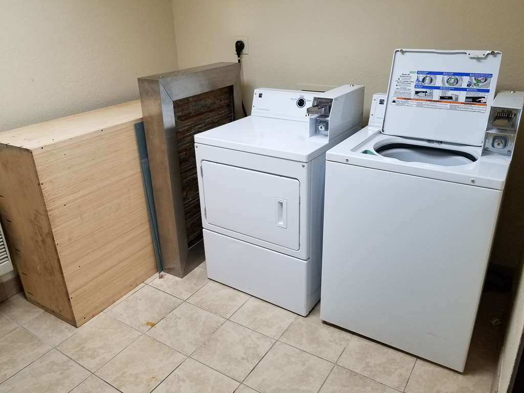 Red Roof Inn Raleigh North-Crabtree Mall-Lenovo Center Съоръжения снимка