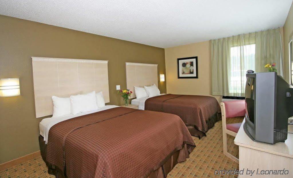 Red Roof Inn Raleigh North-Crabtree Mall-Lenovo Center Екстериор снимка